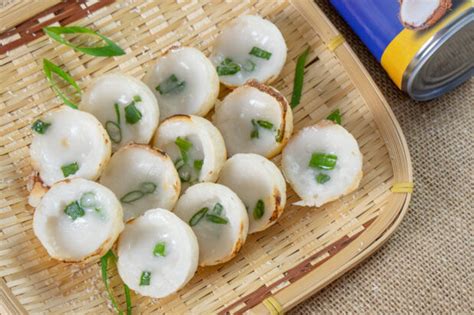  Khanom Krok: Uma explosão de sabores doces e crocantes que derreterá em sua boca!